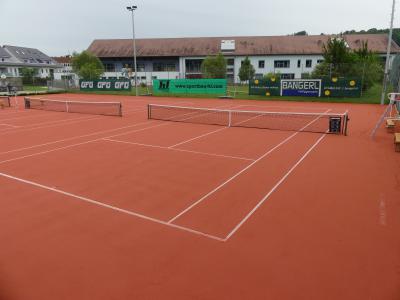 Die neue Tennisanlage ist ab 10.05.2022 zum Spielen geöffnet.